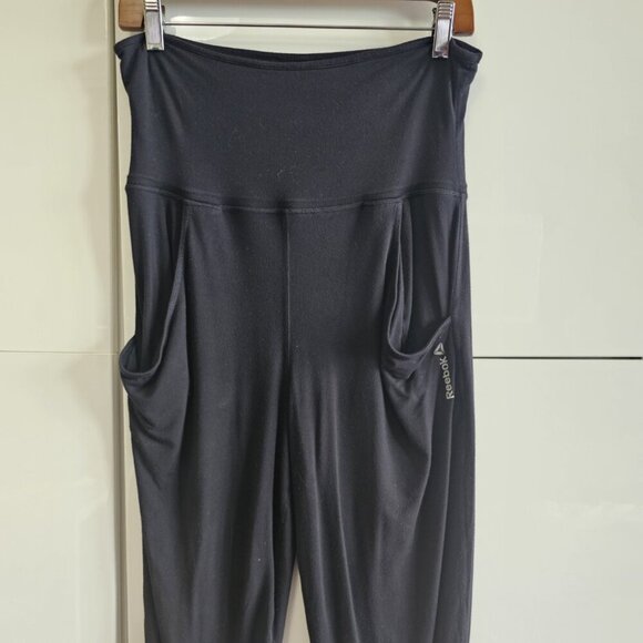 Reebok Baggy Yoga Capris with Front Kangaroo Pockets - Picture 2 of 7